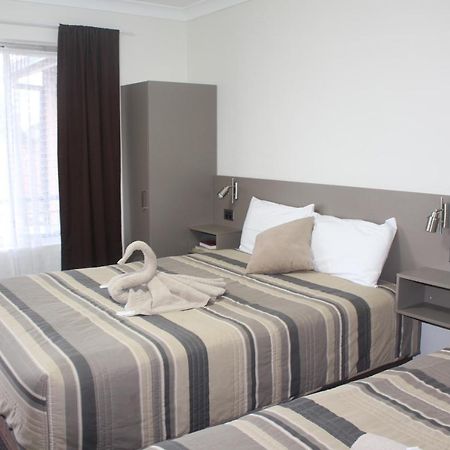 Centrepoint Motel Даббо Екстер'єр фото