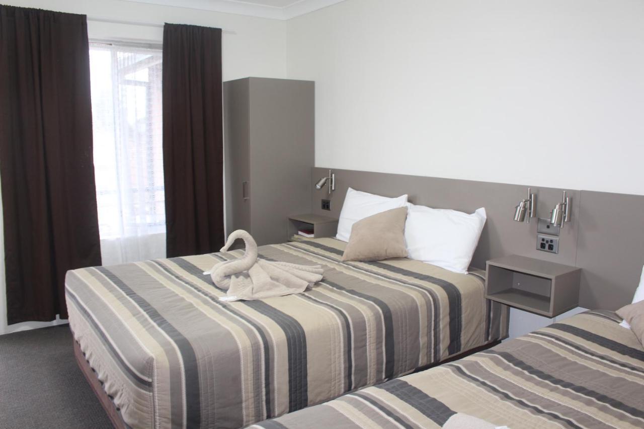 Centrepoint Motel Даббо Екстер'єр фото