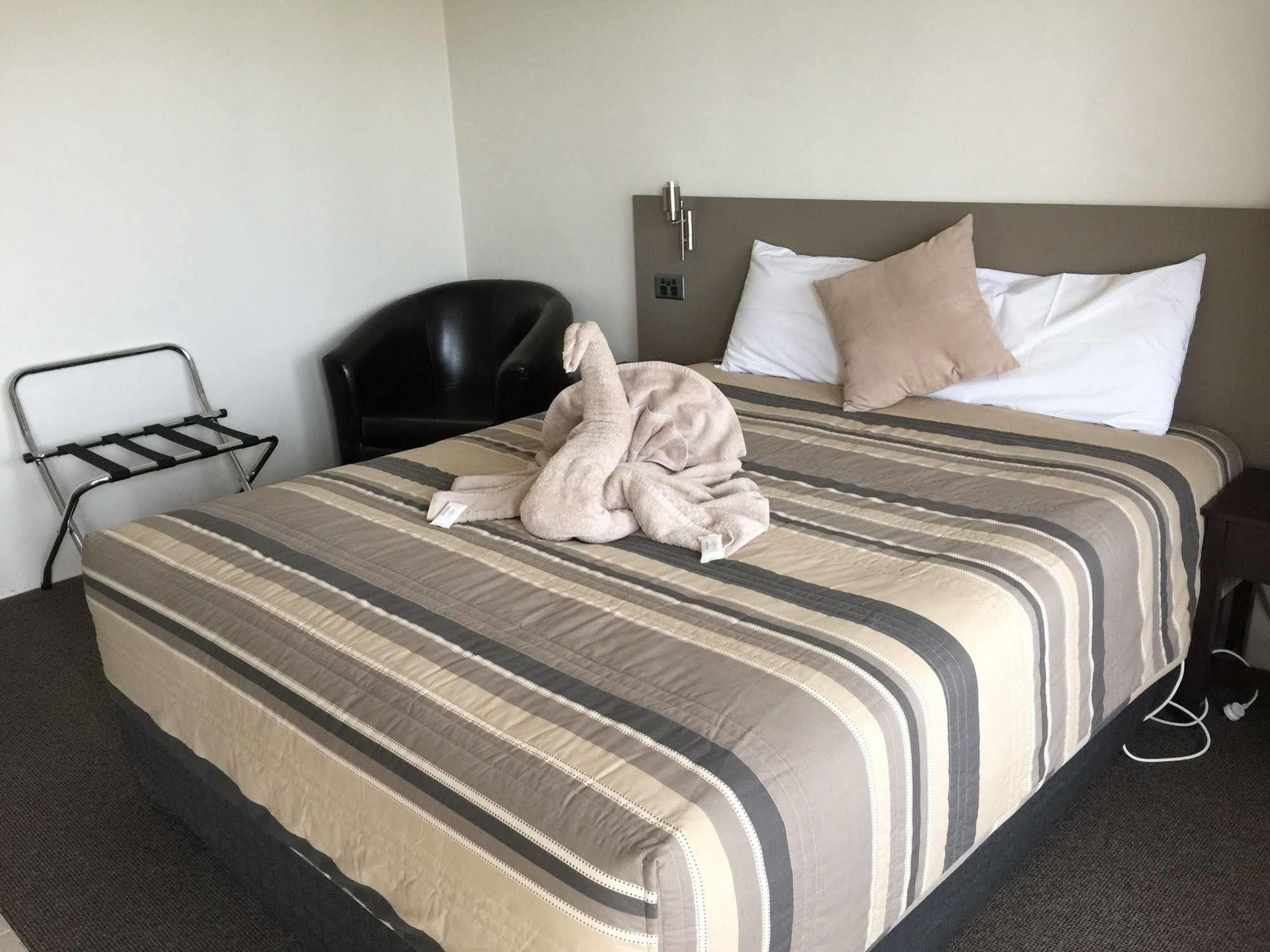 Centrepoint Motel Даббо Екстер'єр фото