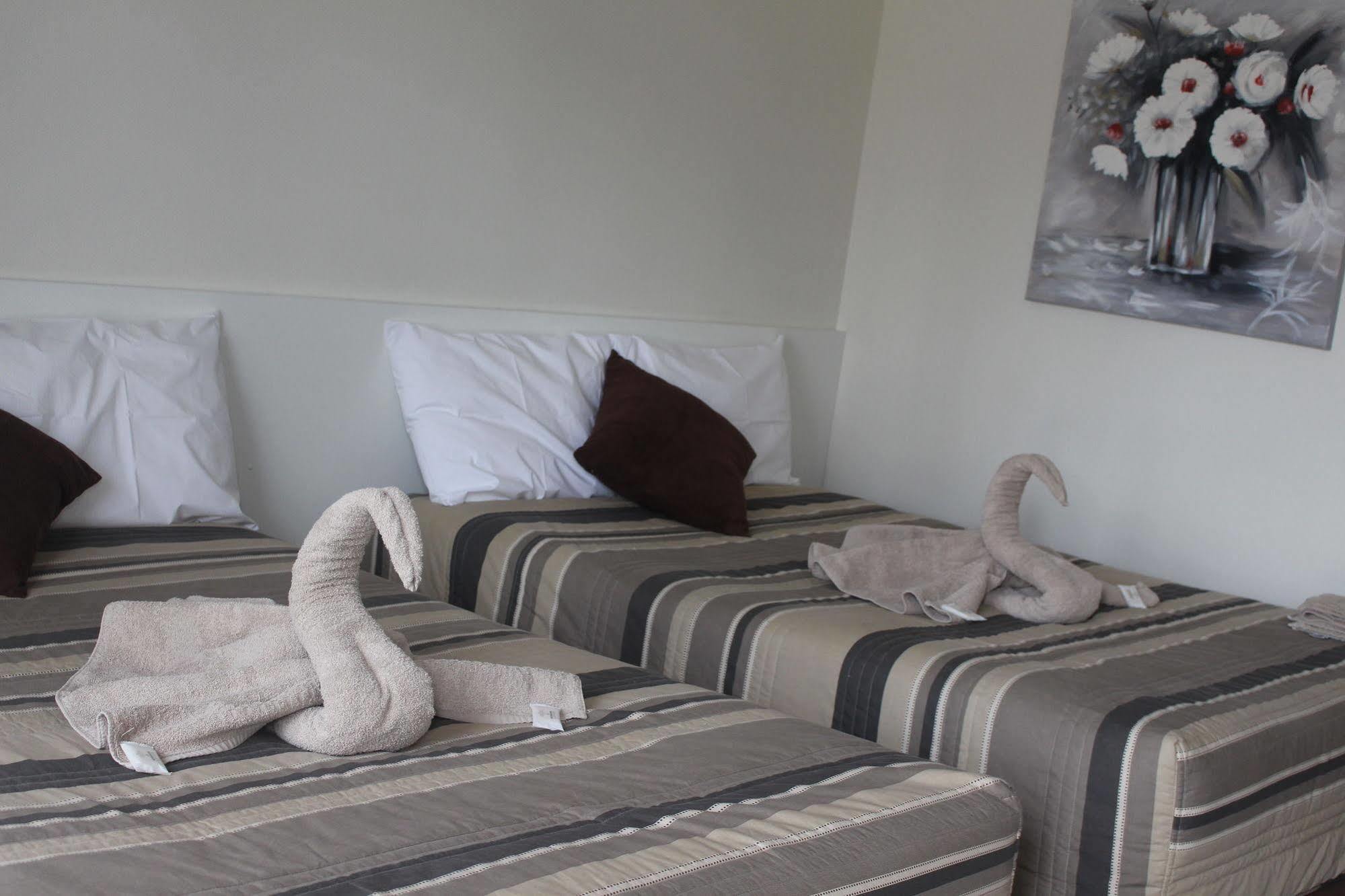 Centrepoint Motel Даббо Екстер'єр фото
