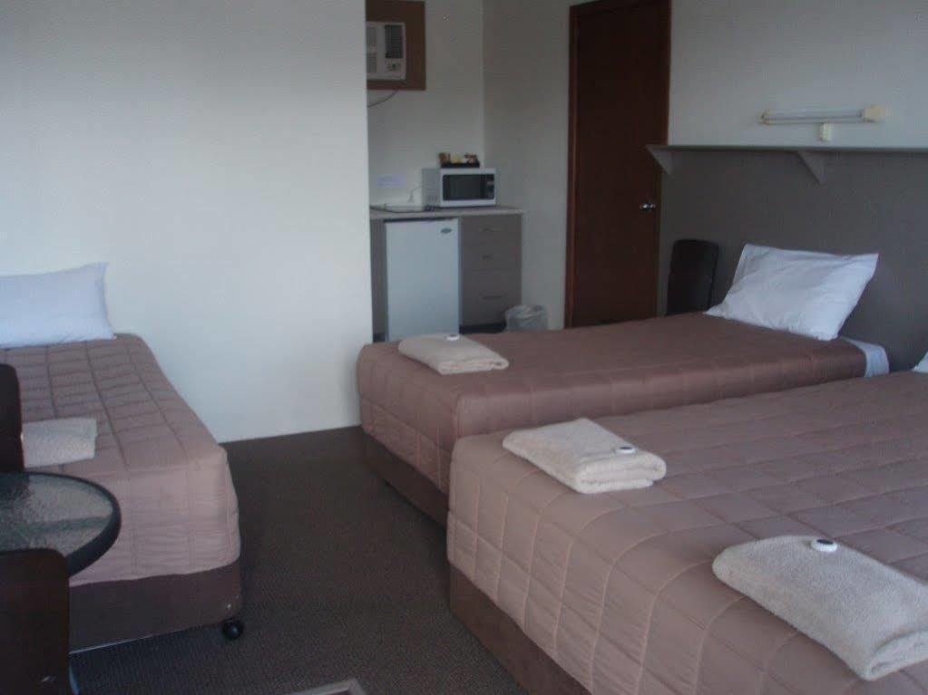 Centrepoint Motel Даббо Екстер'єр фото