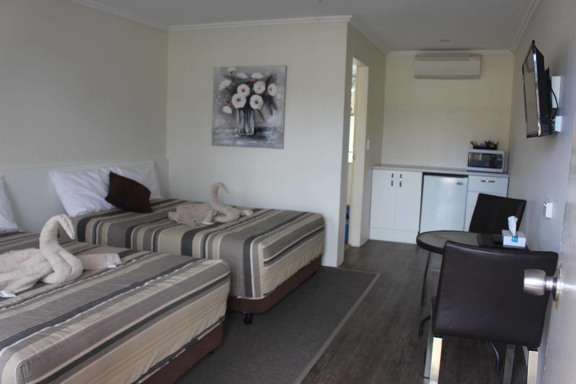 Centrepoint Motel Даббо Екстер'єр фото