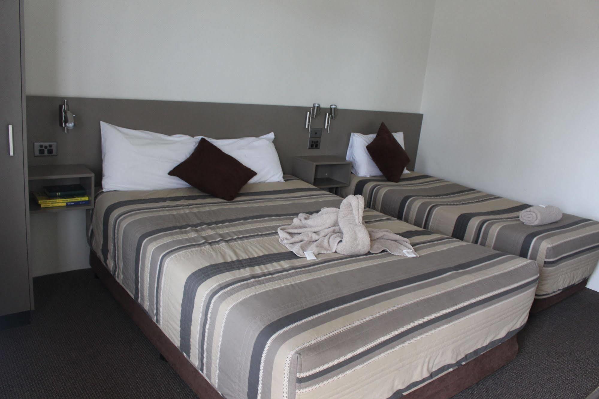 Centrepoint Motel Даббо Екстер'єр фото